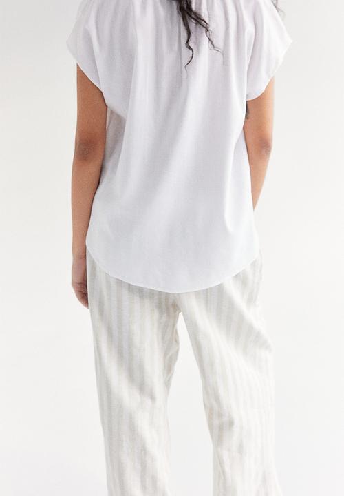 H&M - Cap-sleeved blouse - white