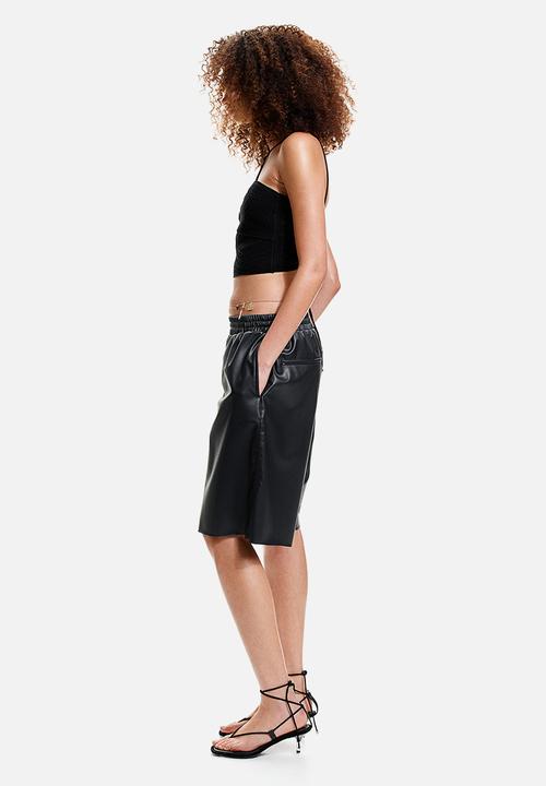 H&M - Coated bermuda shorts - black