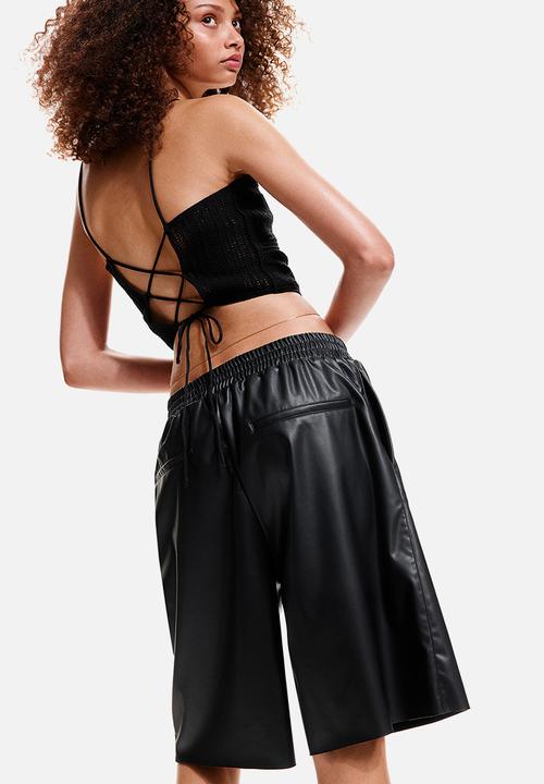 H&M - Coated bermuda shorts - black