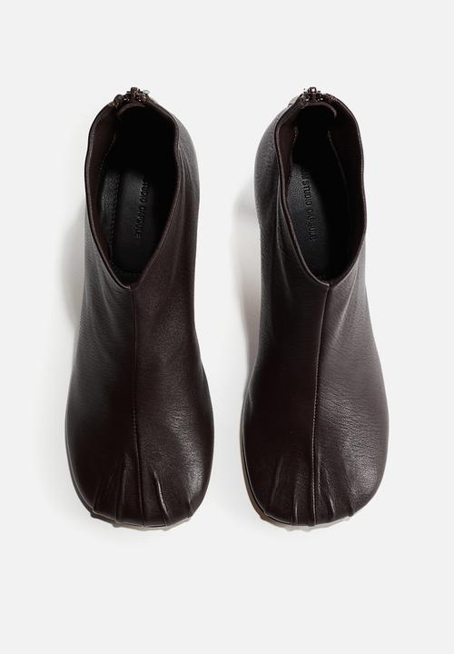 H&M - H&M Studio: Pleat-detail heeled boots - burgundy