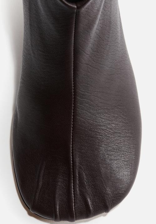 H&M - H&M Studio: Pleat-detail heeled boots - burgundy
