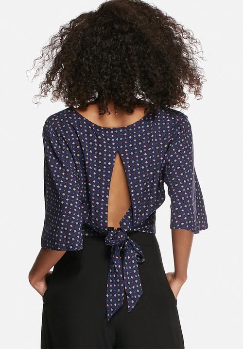Influence. - Crop top