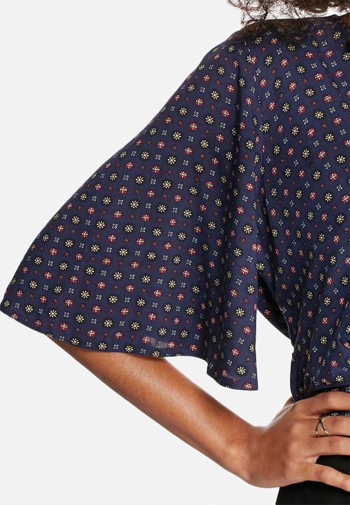 Influence. - Crop top