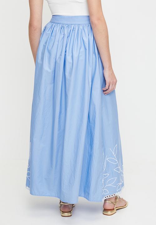 MILLA - Poplin skirt with embroidered hem - blue