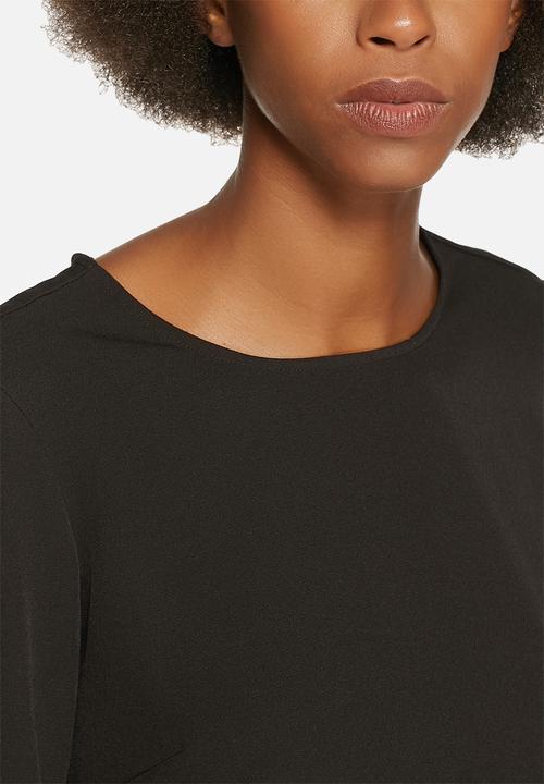 The Fifth - Front row top