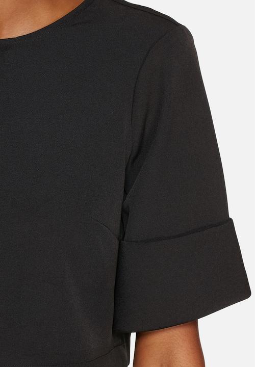 The Fifth - Front row top