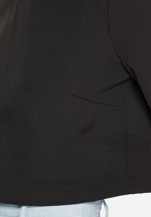 The Fifth - Front row top
