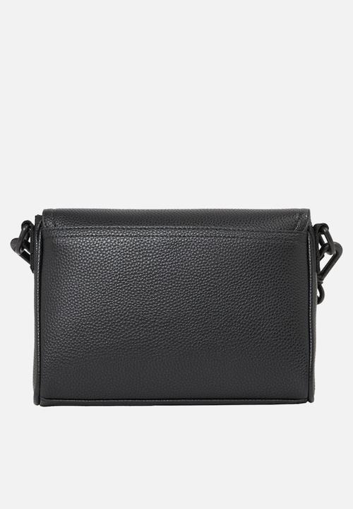 Calvin Klein - Ultralight slim flap bag pu - black