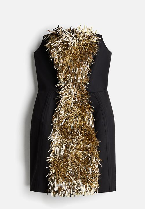 green emerald velvet dress Amazon.com: Black and Gold 18th Birthday Decorations for Men Women, Gold  Party Decorations include Happy Birthday Banner, Tablecloth, Fringe  Curtains, Star Foil Balloons for 18th Birthday Decorations : Toys & Games