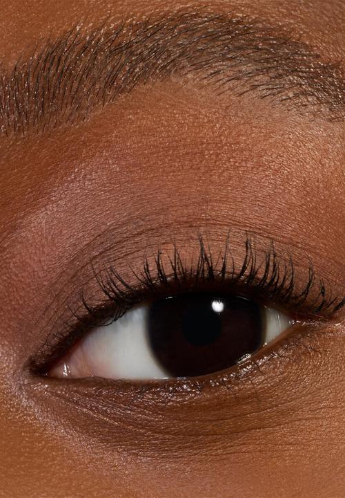 essence - Matte Liquid Eyeshadow 01 - Bare Bliss