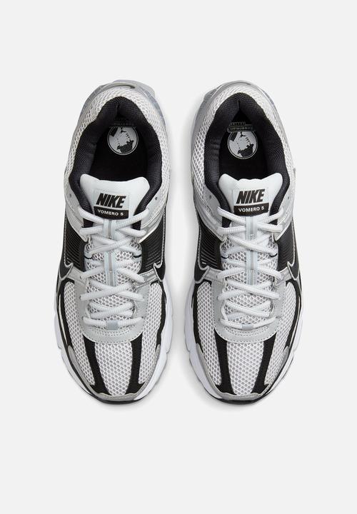Nike - Nike Zoom Vomero 5