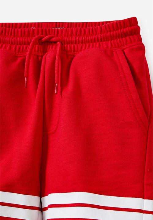 Cotton On - Henry slouch short - varsity red w/white stripe