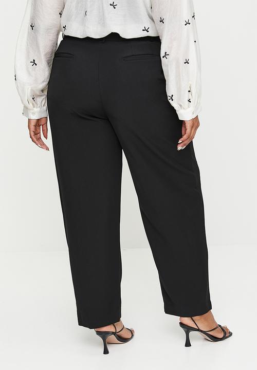 Me&B - Plus Tailored Carrot Leg Pants In Black - Black
