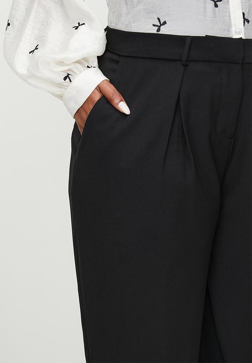 Me&B - Plus Tailored Carrot Leg Pants In Black - Black
