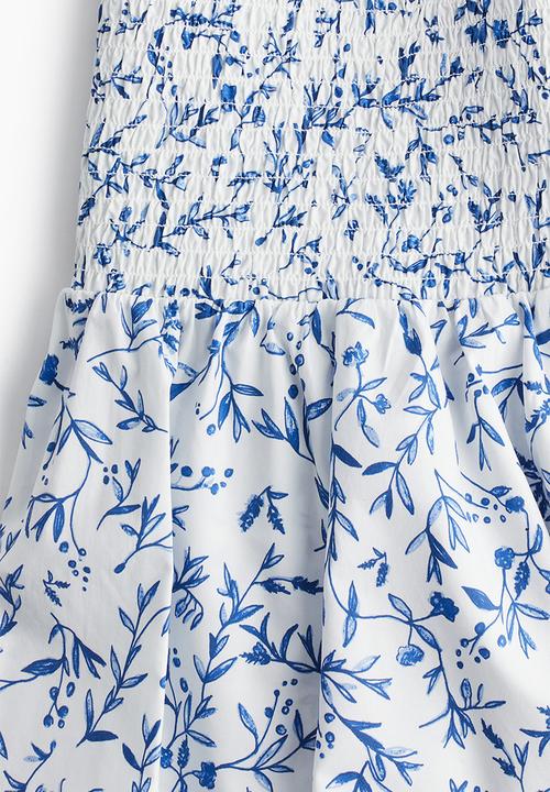 H&M - Smocked mini skirt - white & blue floral