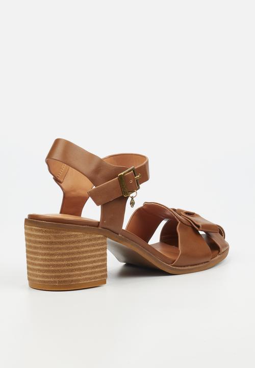 Miss Black - Seranno 5 block heel - tan