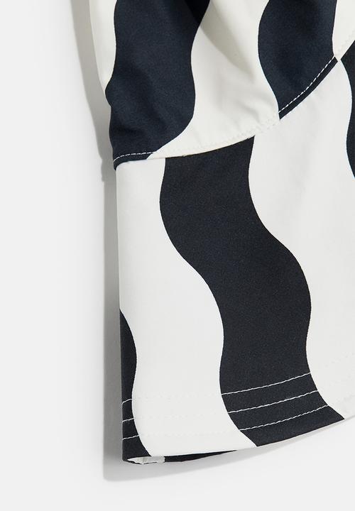 H&M - Wide-brim sun hat - white & black striped