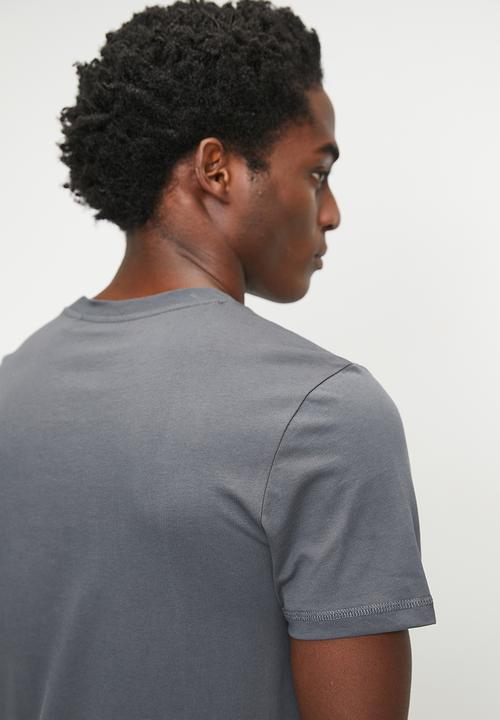 GUESS - Short sleeve cn guess logo tee - artillery grey