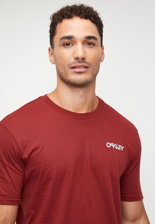 Oakley - Mtl ringed b1b tee - iron red