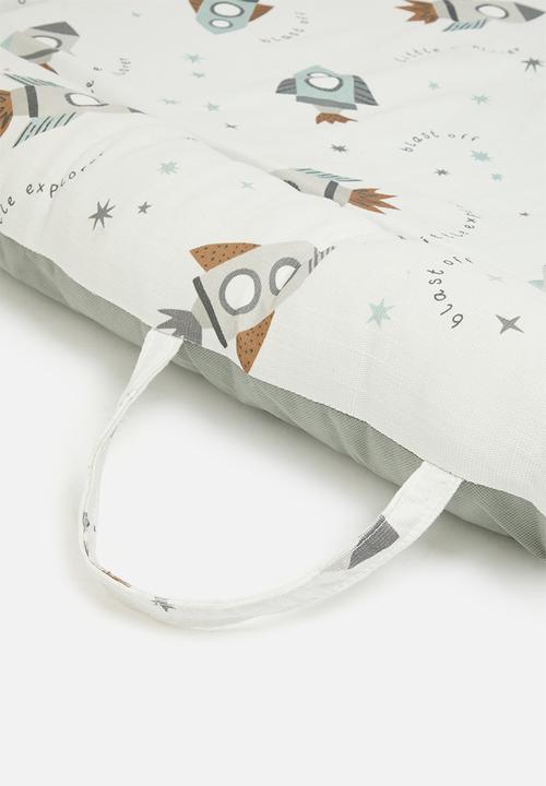 Sixth Floor - Wella playmat - Grey