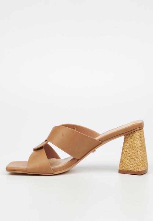 Miss Black - Kleo 2 block heel - camel