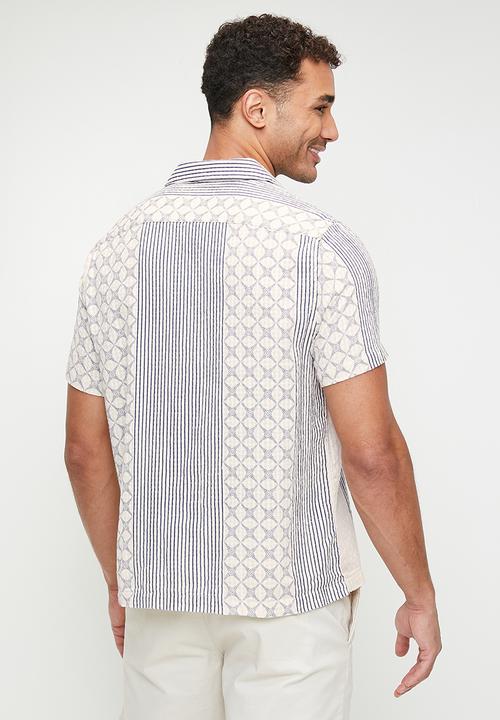 GUESS - Short sleeve meyer dobby shirt - dreamy moon multi