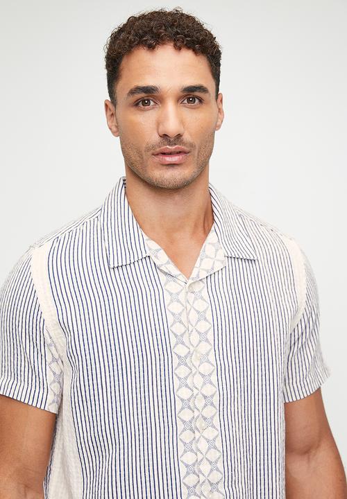 GUESS - Short sleeve meyer dobby shirt - dreamy moon multi