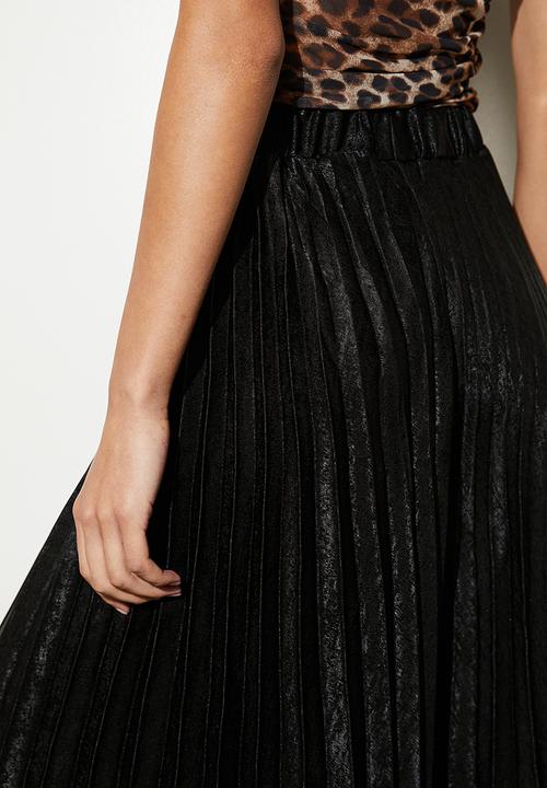 VELVET - Super Wide Pleated Pants - Metallic Black