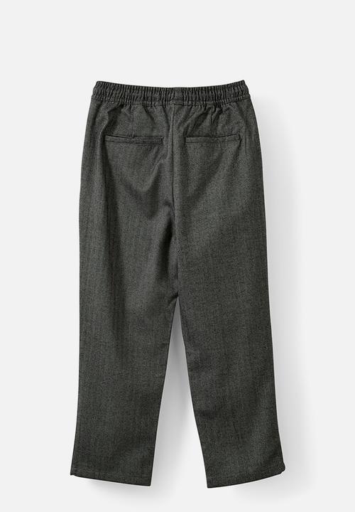 Cotton On - Alex pleat front pant - winter grey/herringbone