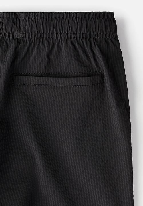 H&M - Seersucker swim shorts - black