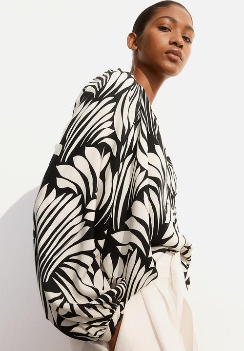 H&M - Balloon-sleeved blouse - black