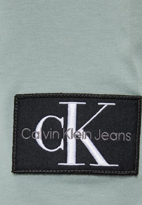 Calvin Klein - Badge Relaxed Tee - Slate Gray