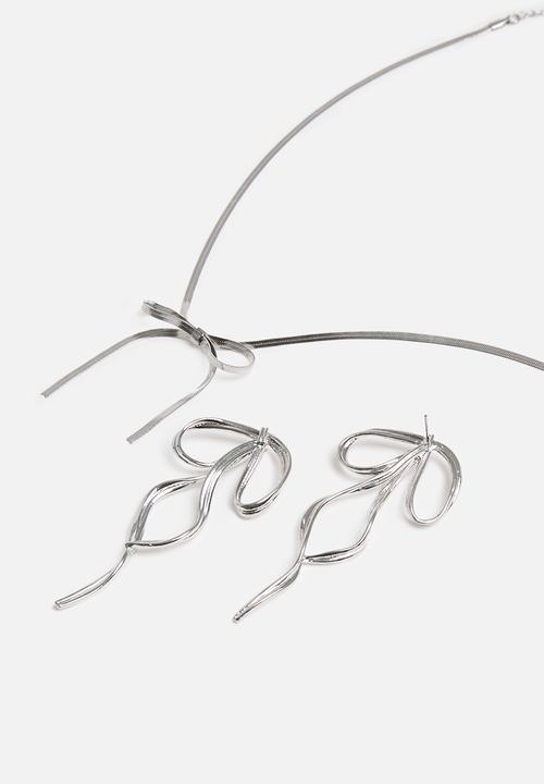 Superbalist - Bow earring and necklace set - silver