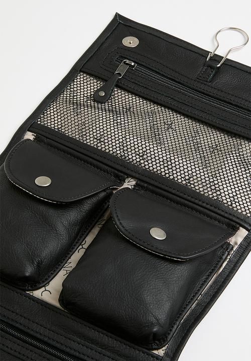 Thandana - Roll up toiletry - Black