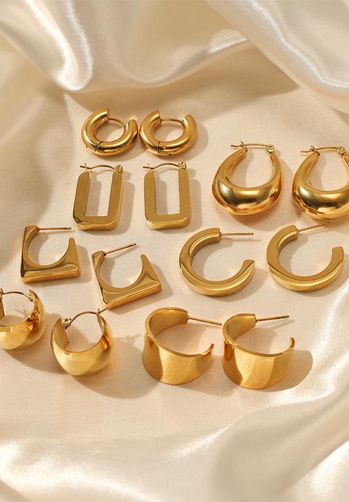 Zoe on Trend - Long hoop earring - gold