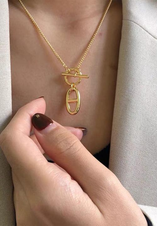 Zoe on Trend - Modern fob and designer necklace - gold