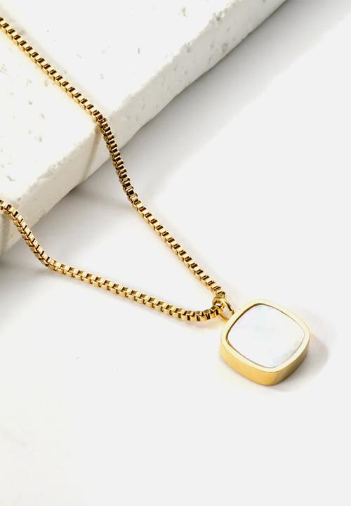Zoe on Trend - Modern mop pendant on chain necklace - gold & white