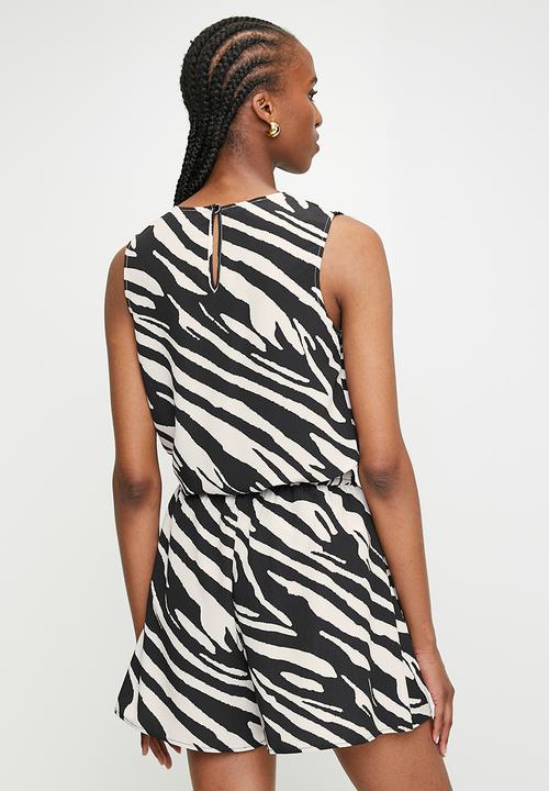 edit - Tie front printed pull on shorts - black ecru zebra