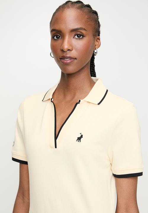 POLO - Wmn Zuri Ss Johnny Collar Golfer Dress - Sand