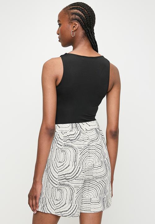 POLO - Wmn Carey Printed Short - Off White