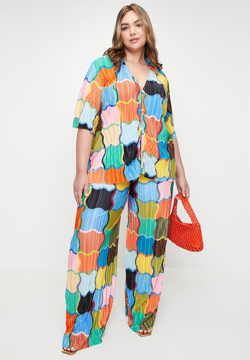 Me&B - Plus Loop Front Shirt Flutter Sleeve - Colourfulblocks