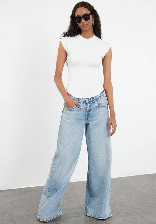 Trendyol - Fitted snap body - ecru