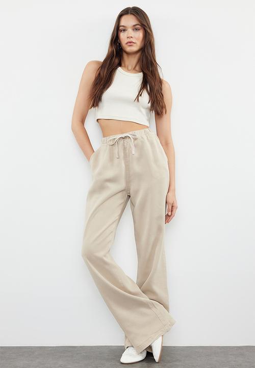 Trendyol - High Waist Pants with Elastic Waist - Beige