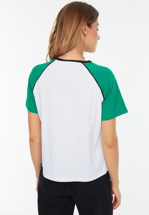 Trendyol - Semi-fitted raglan sleeve knitted t-shirt - green