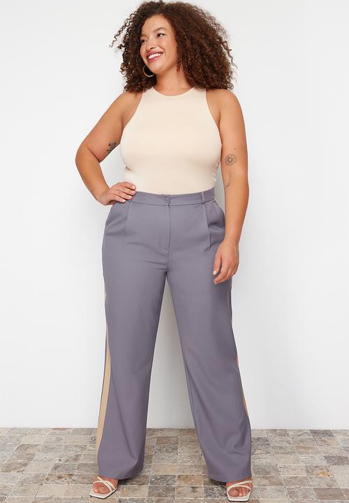 Trendyol - Plus High Waist Wide Leg Trousers - Grey