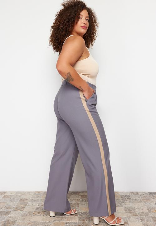 Trendyol - Plus High Waist Wide Leg Trousers - Grey