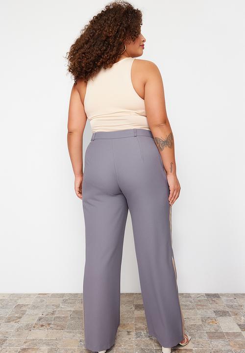 Trendyol - Plus High Waist Wide Leg Trousers - Grey