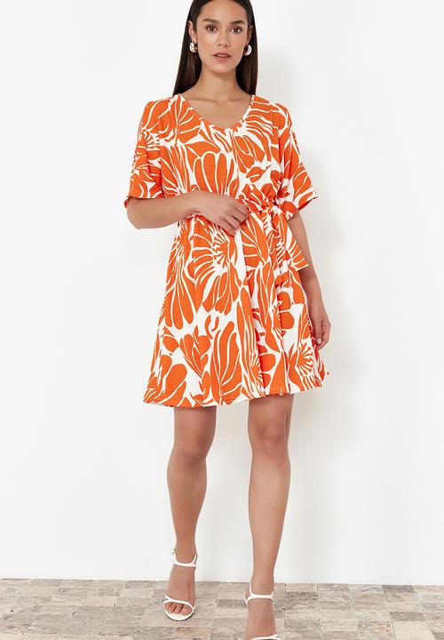Trendyol - Printed Belted Midi Knit Dress - Orange