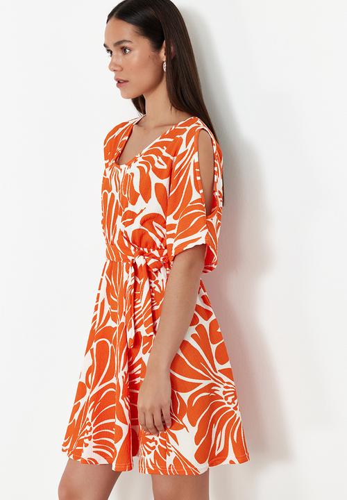 Trendyol - Printed Belted Midi Knit Dress - Orange