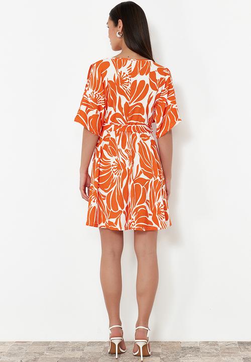 Trendyol - Printed Belted Midi Knit Dress - Orange